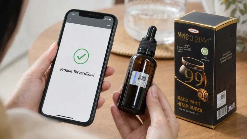 Konsumen memverifikasi keaslian Efi Propolis menggunakan stiker hologram Shieldtag